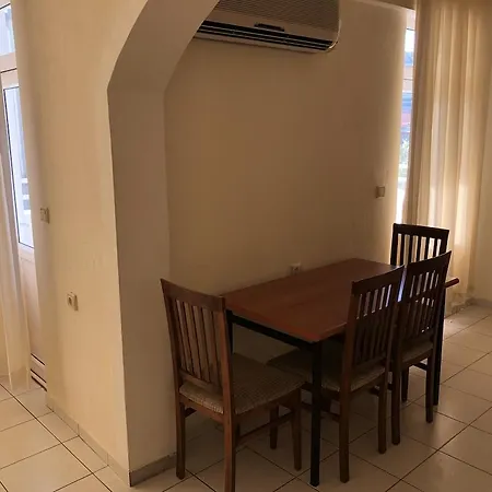 Melissa Garden מלון דירות 3*