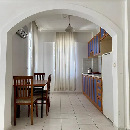Melissa Garden מלון דירות 3*